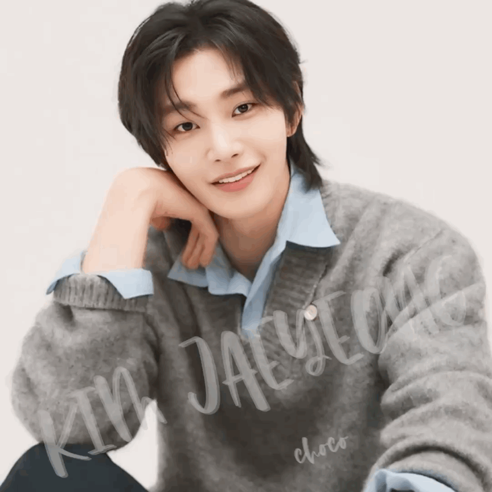 Behind-the-scenes cut of Kim Jaeyoung