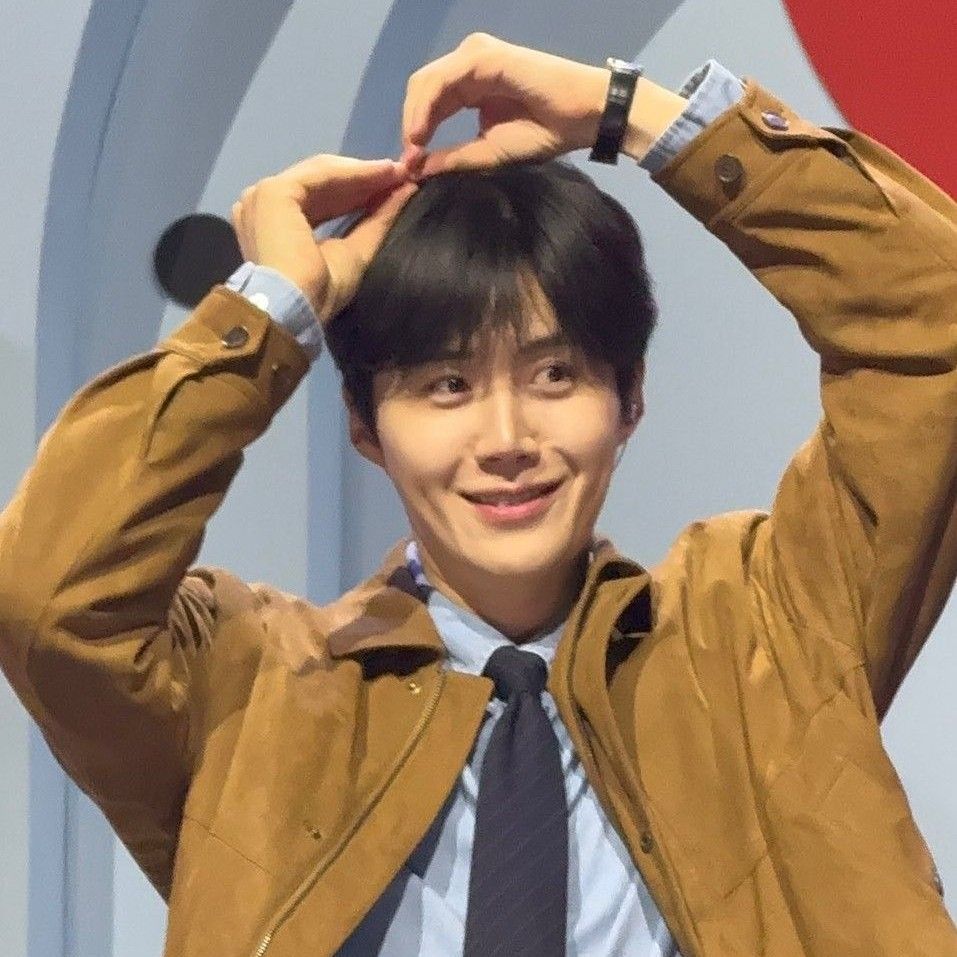 Behind-the-scenes cut of Kim Seonho