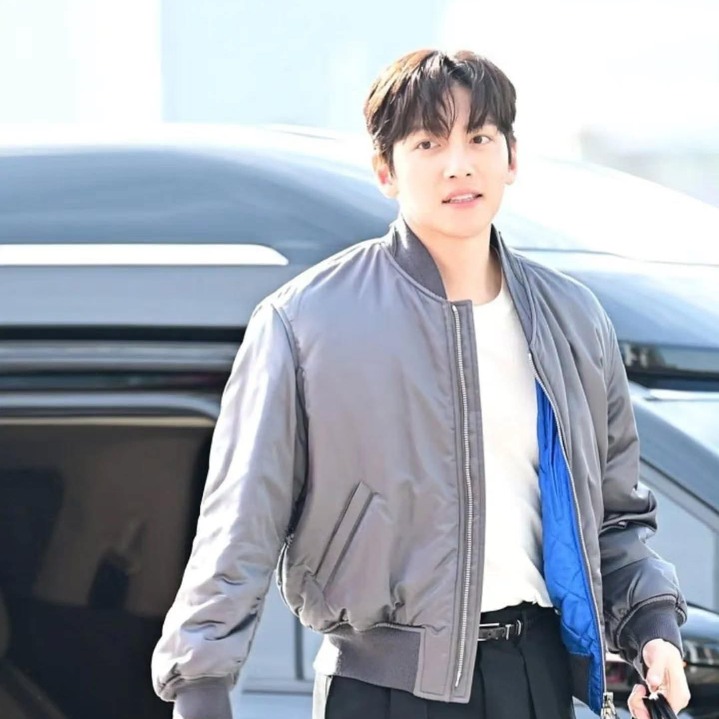 粉絲拍下的池昌旭瞬間