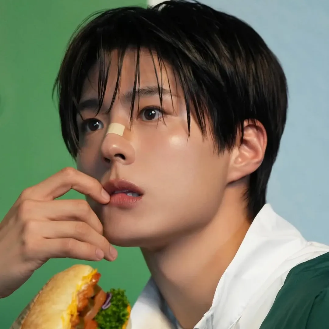 Recent activity shot of Park Bogum