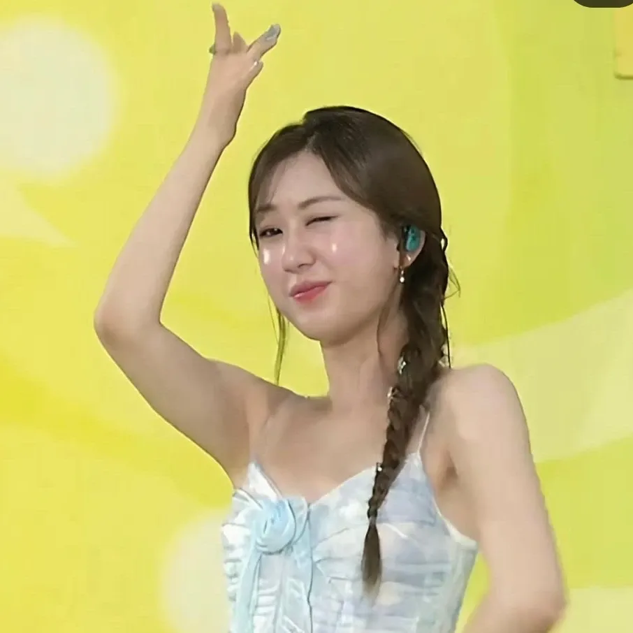 Foto terbaru dari Jeon Yujin