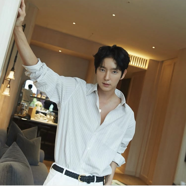 Recent activity shot of Lee Joongi