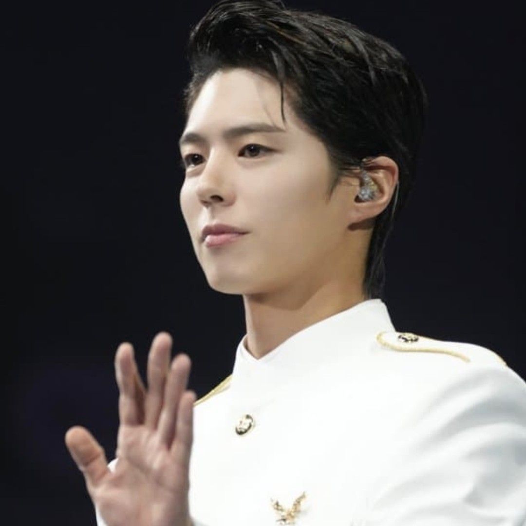 Recent activity shot of Park Bogum