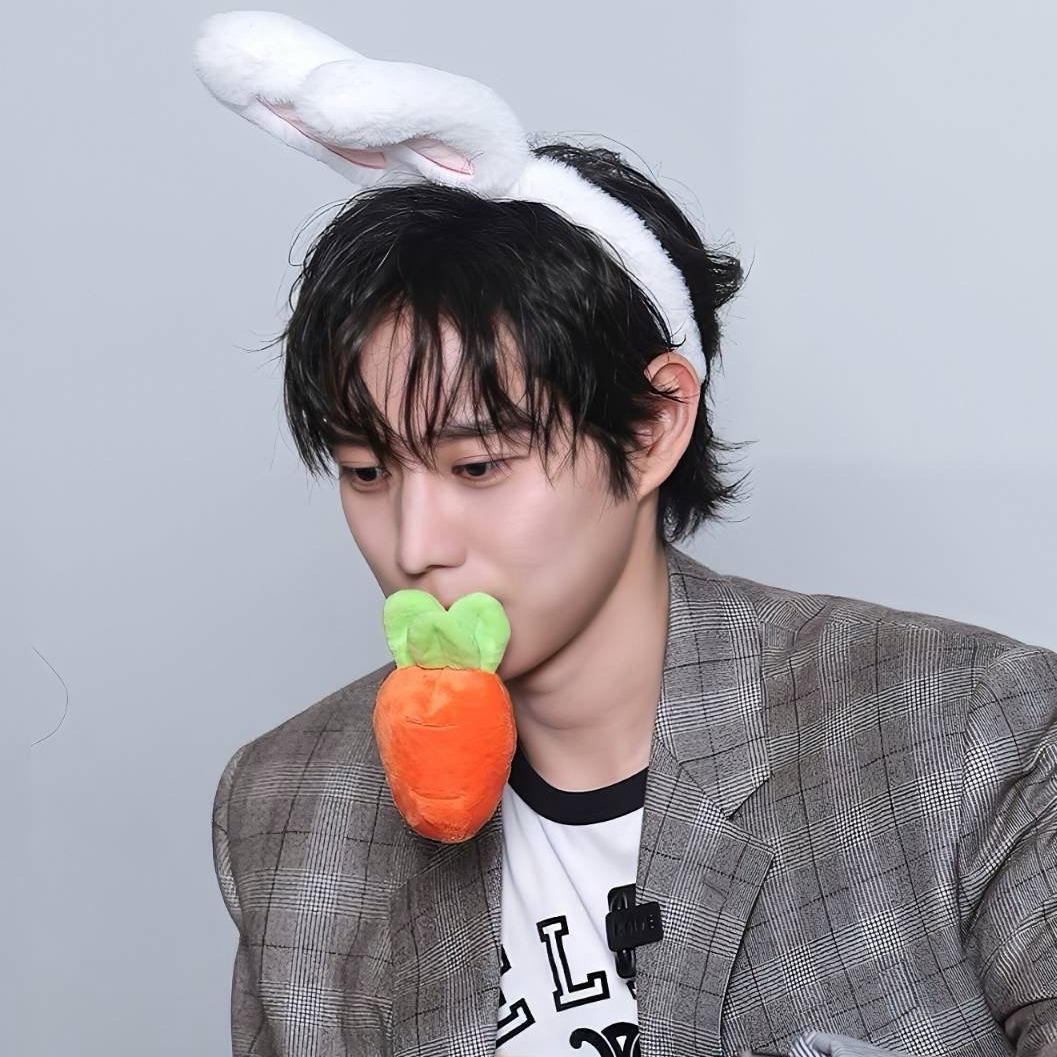 Behind-the-scenes cut of Kim Youngdae