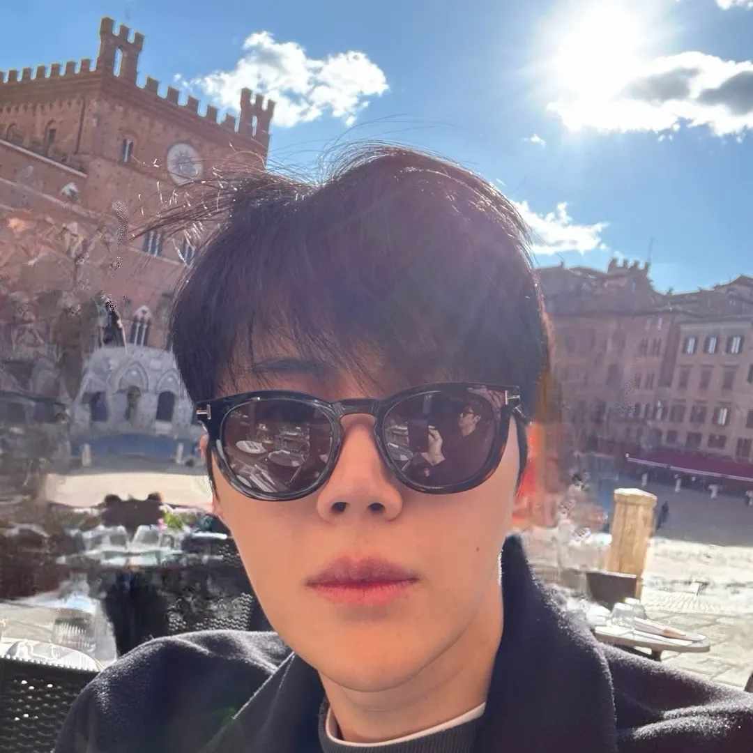 Behind-the-scenes cut of Kim Seonho