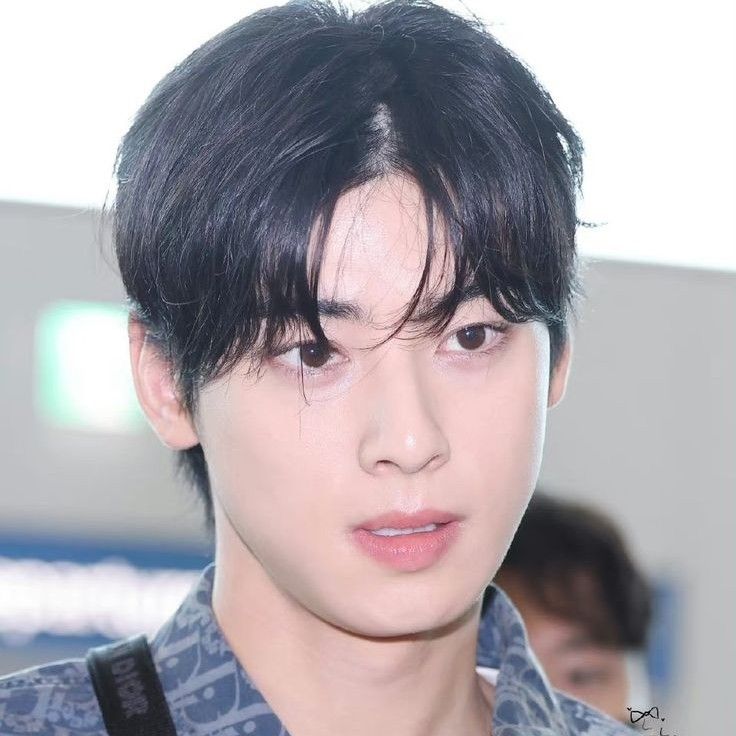 Recent activity shot of Cha Eunwoo