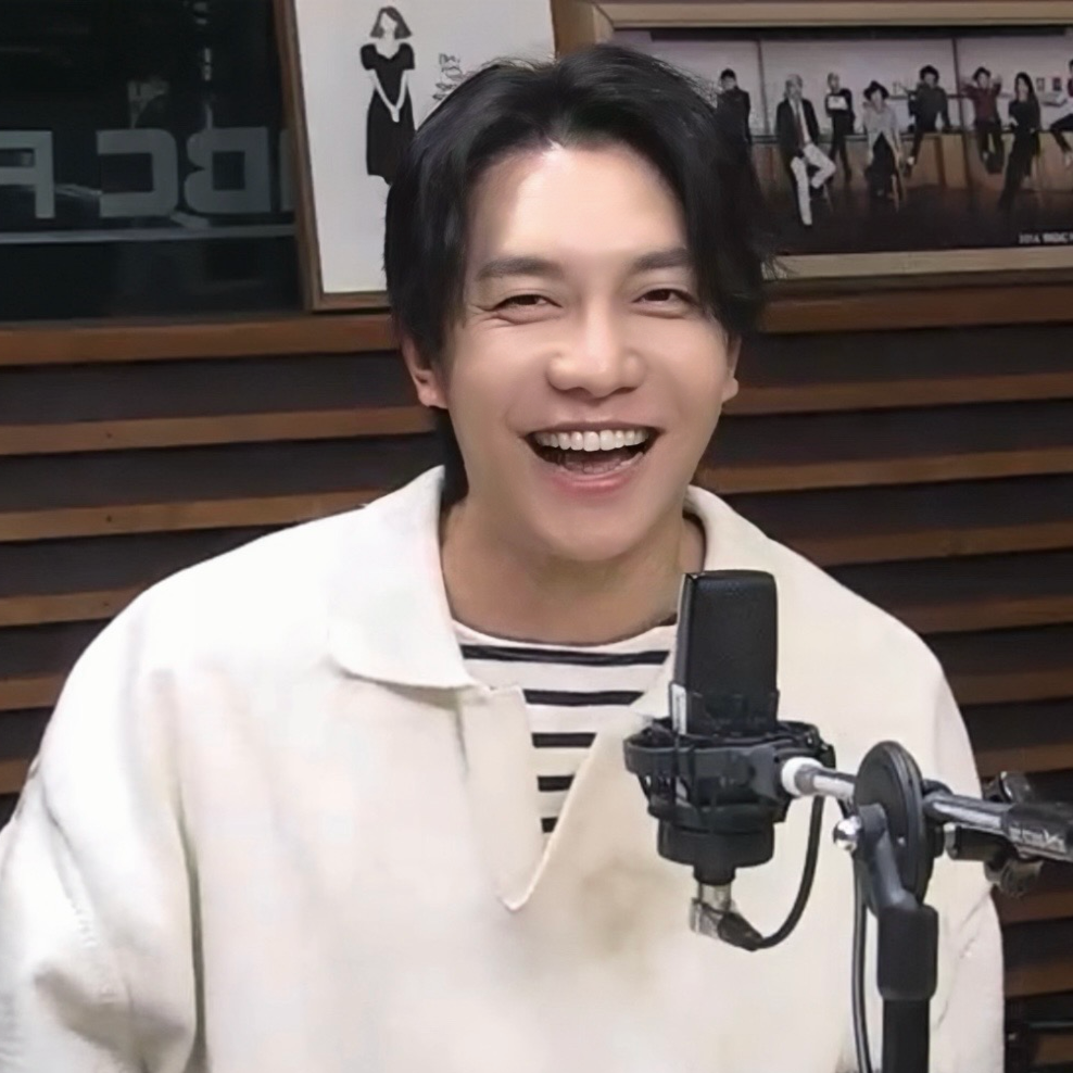 Momen yang diabadikan oleh penggemar Lee Seunggi