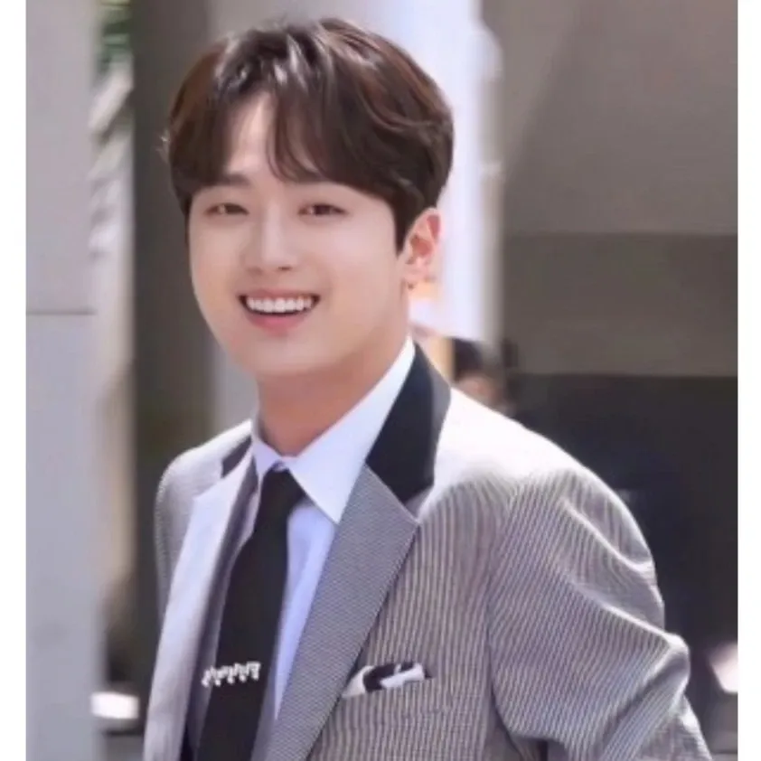 Foto kegiatan terbaru dari Lee Chanwon