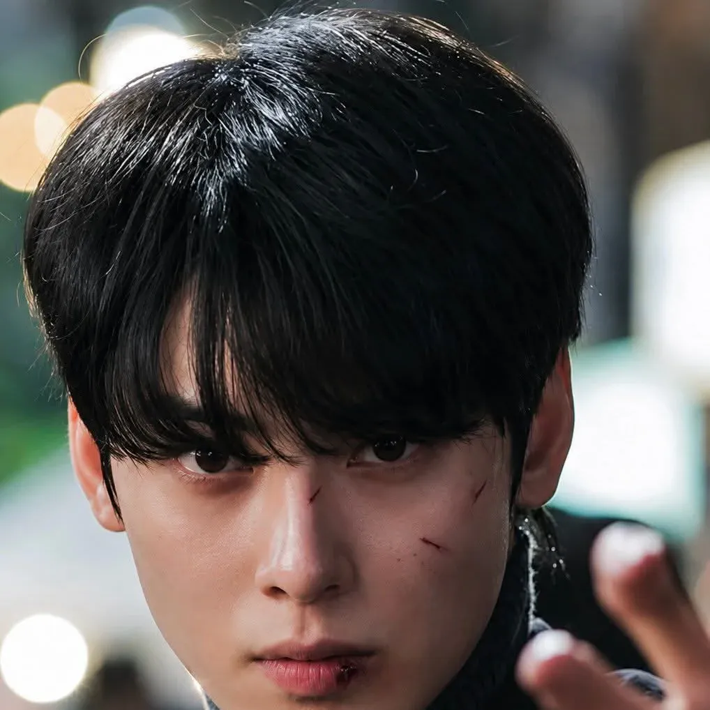 Latest photo of Cha Eunwoo