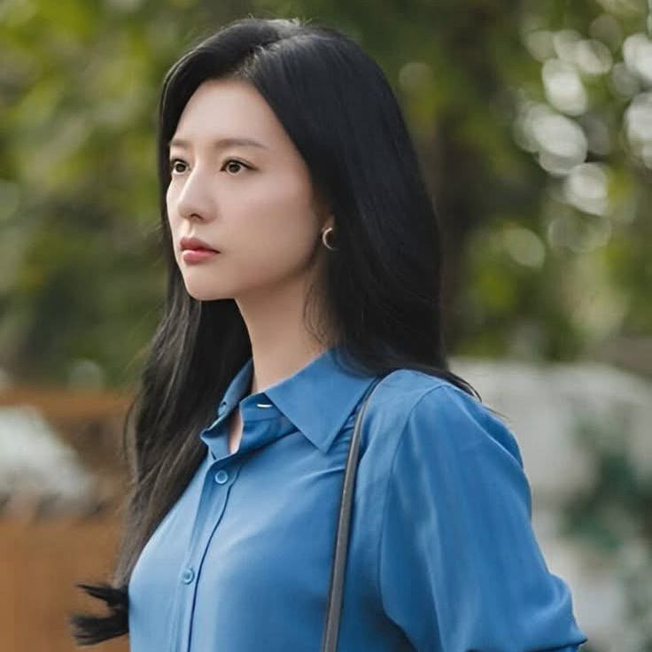 Behind-the-scenes cut of Kim Jiwon