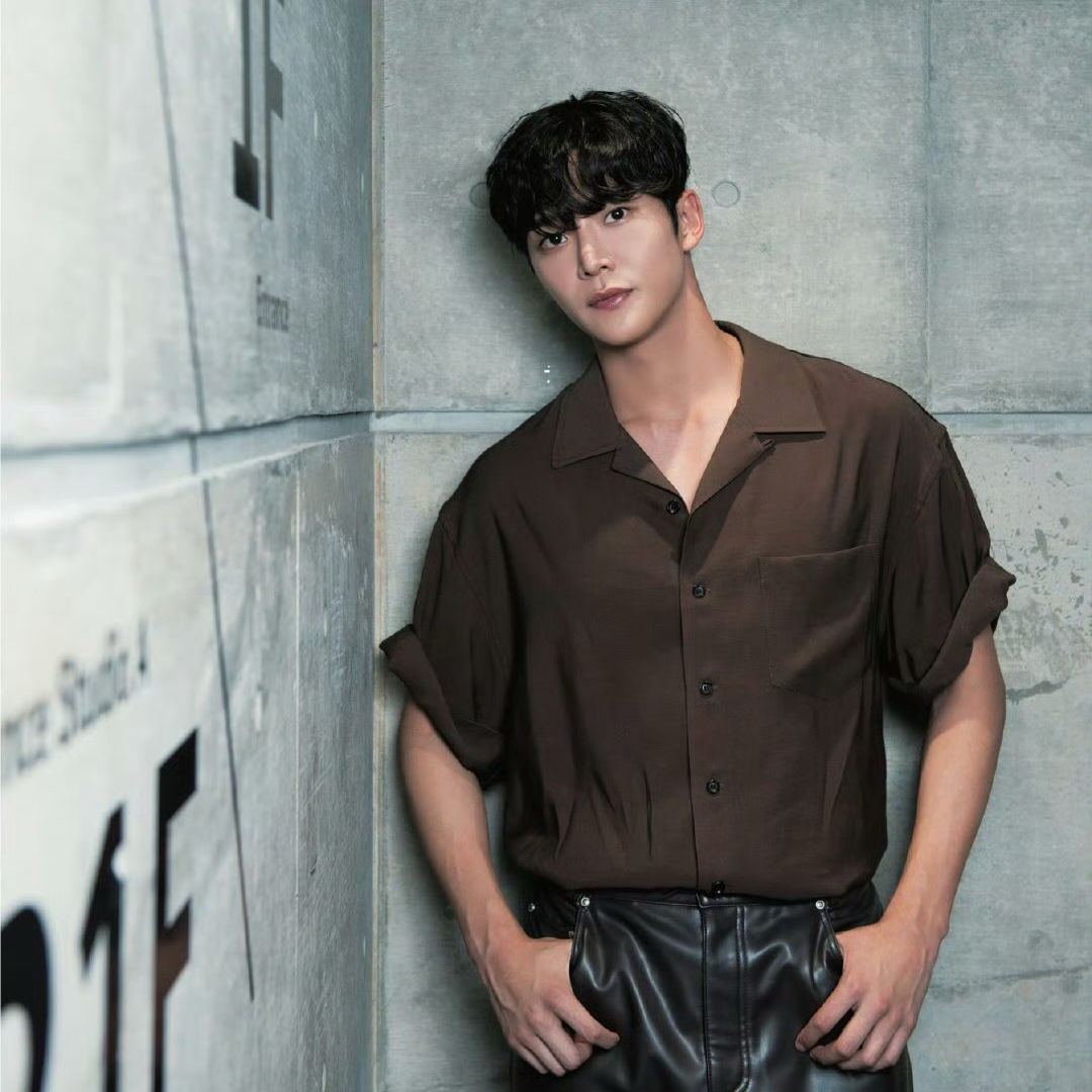 Foto terbaru dari Rowoon