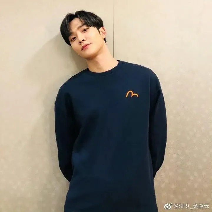 Cuplikan di balik layar dari Rowoon