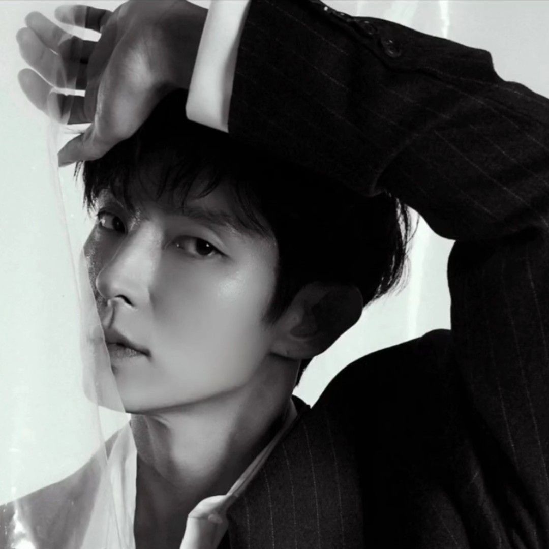 A moment captured by a fan of Lee Joongi