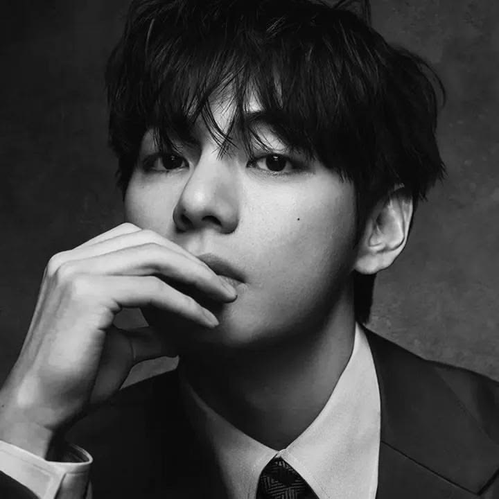 Recent activity shot of Kim Taehyung (V)