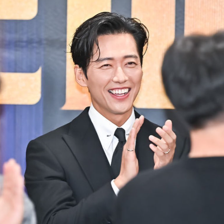 Behind-the-scenes cut of Namkoong Min