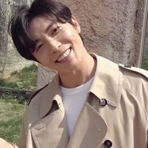 A moment captured by a fan of Kim Jaewook