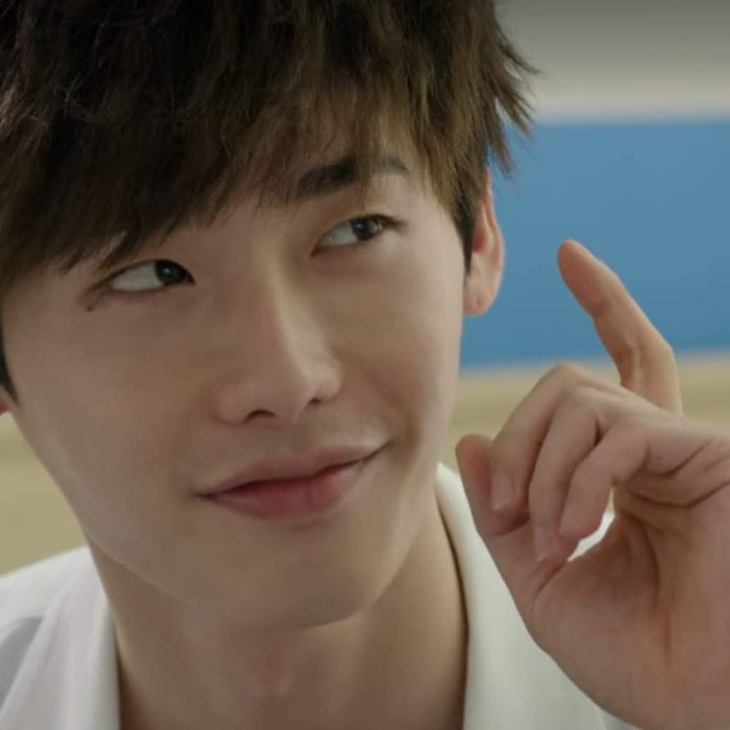 粉丝拍下的李钟硕瞬间