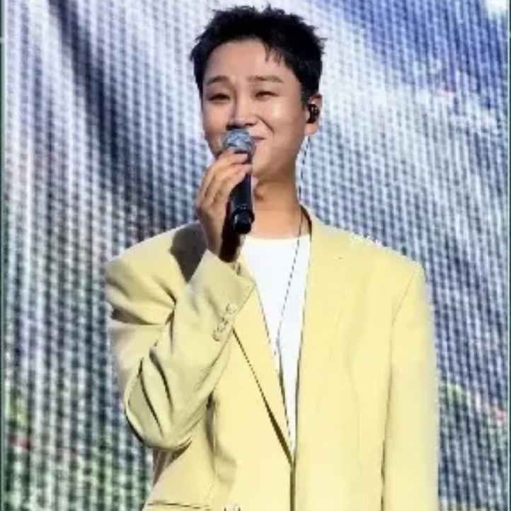 Behind-the-scenes cut of Song Minjun