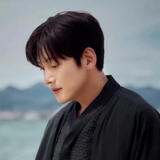 Behind-the-scenes cut of Ji Changwook