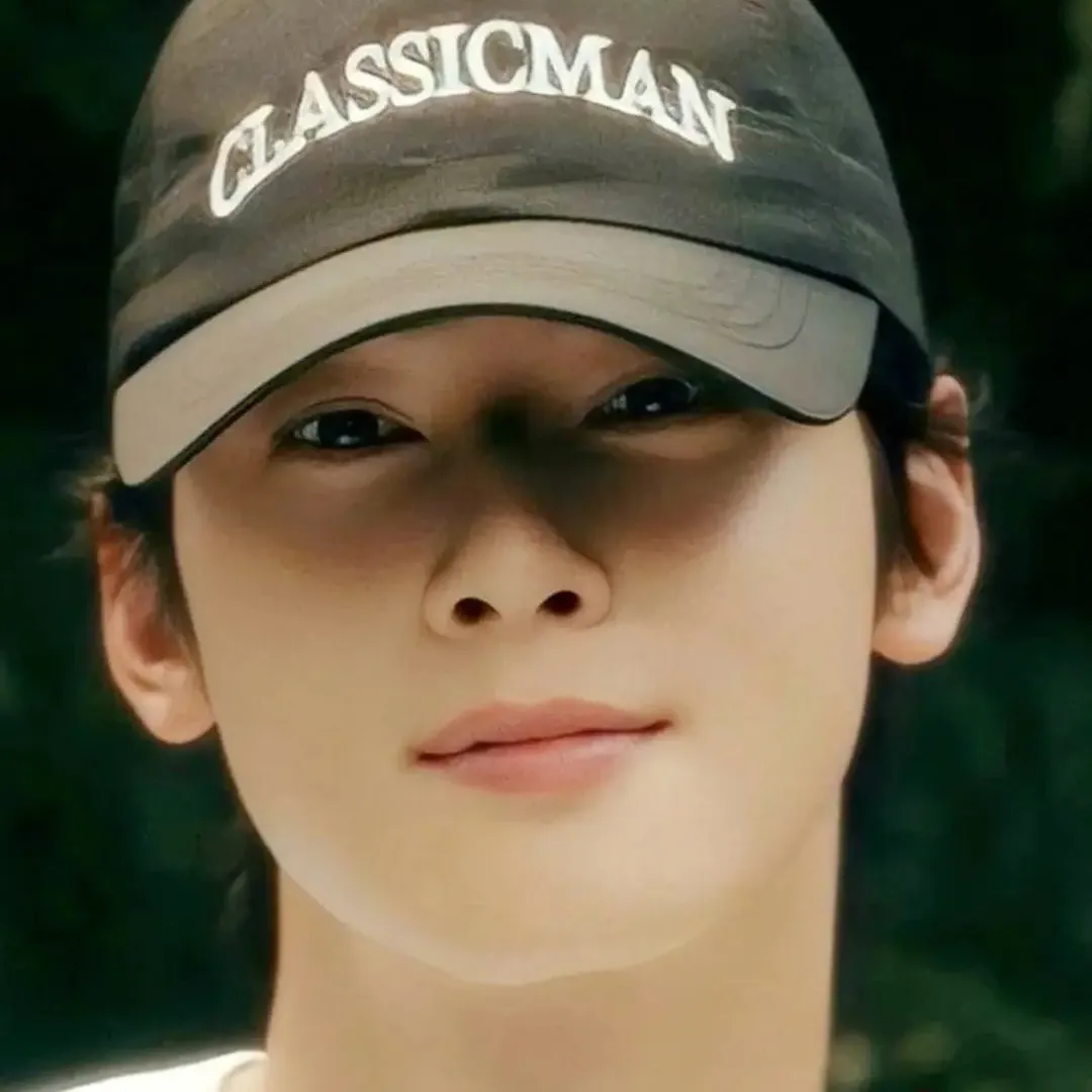 Latest photo of Cha Eunwoo