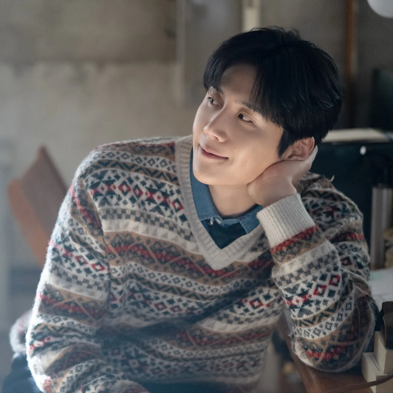 Behind-the-scenes cut of Kim Seonho
