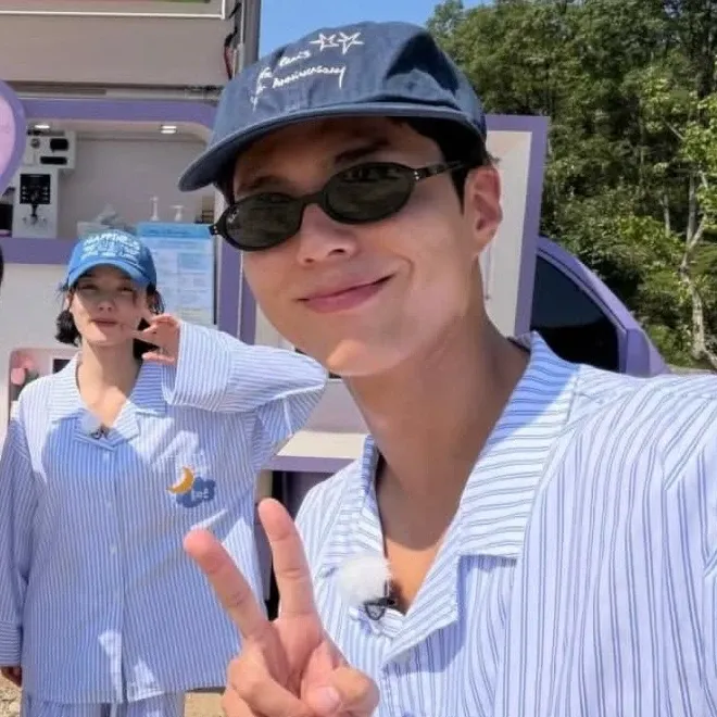 Behind-the-scenes cut of Park Bogum