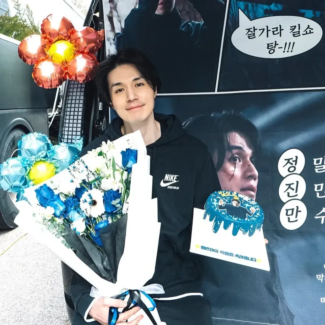 Behind-the-scenes cut of Lee Dongwook