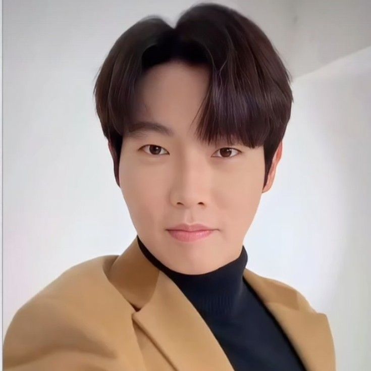 Latest photo of Son Taejin