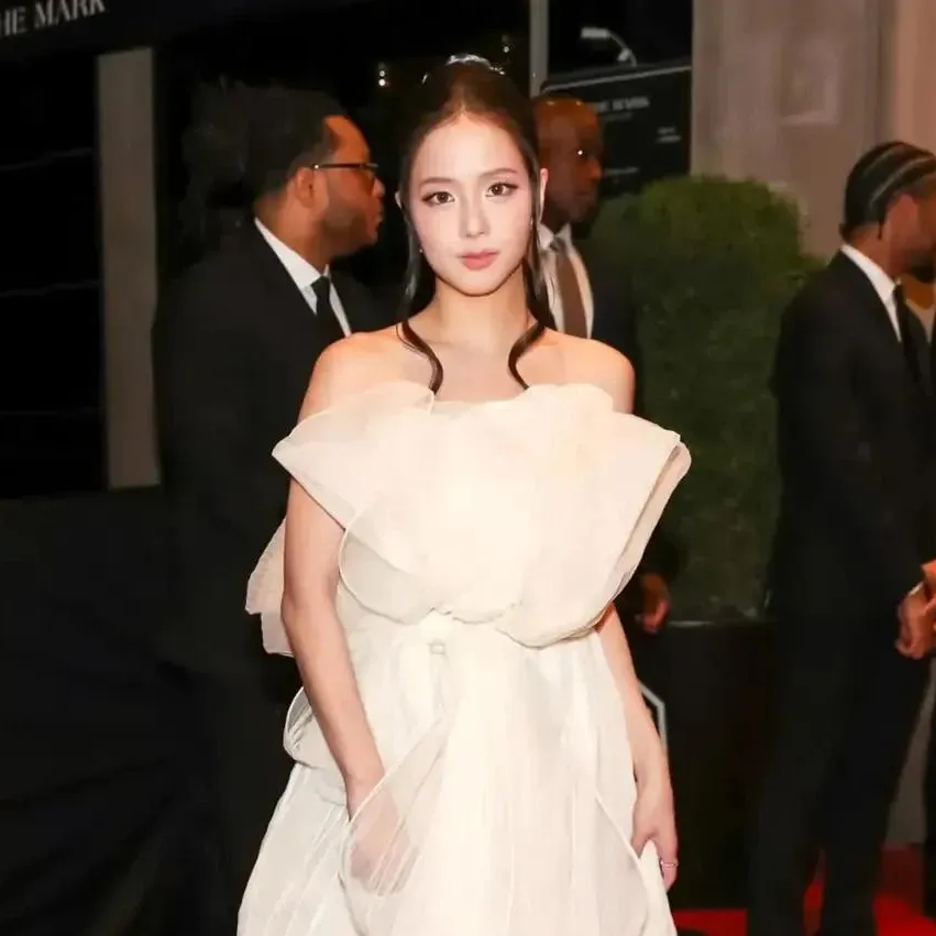 Recent activity shot of Jisoo (1995)