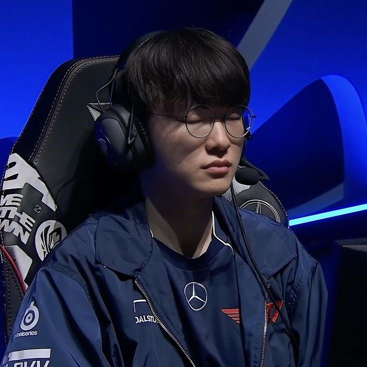 A moment captured by a fan of Faker