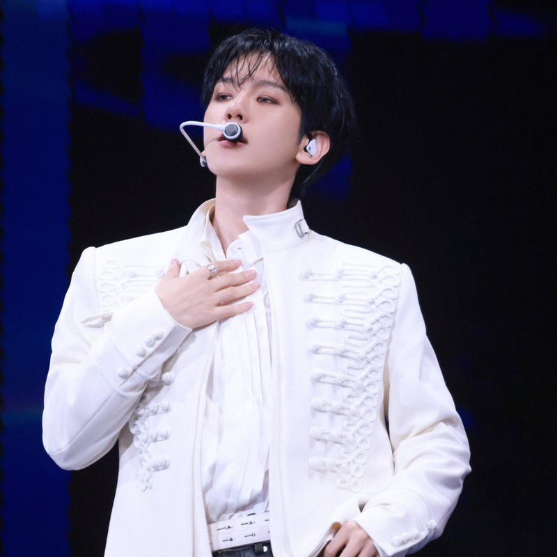 Recent activity shot of Baekhyun