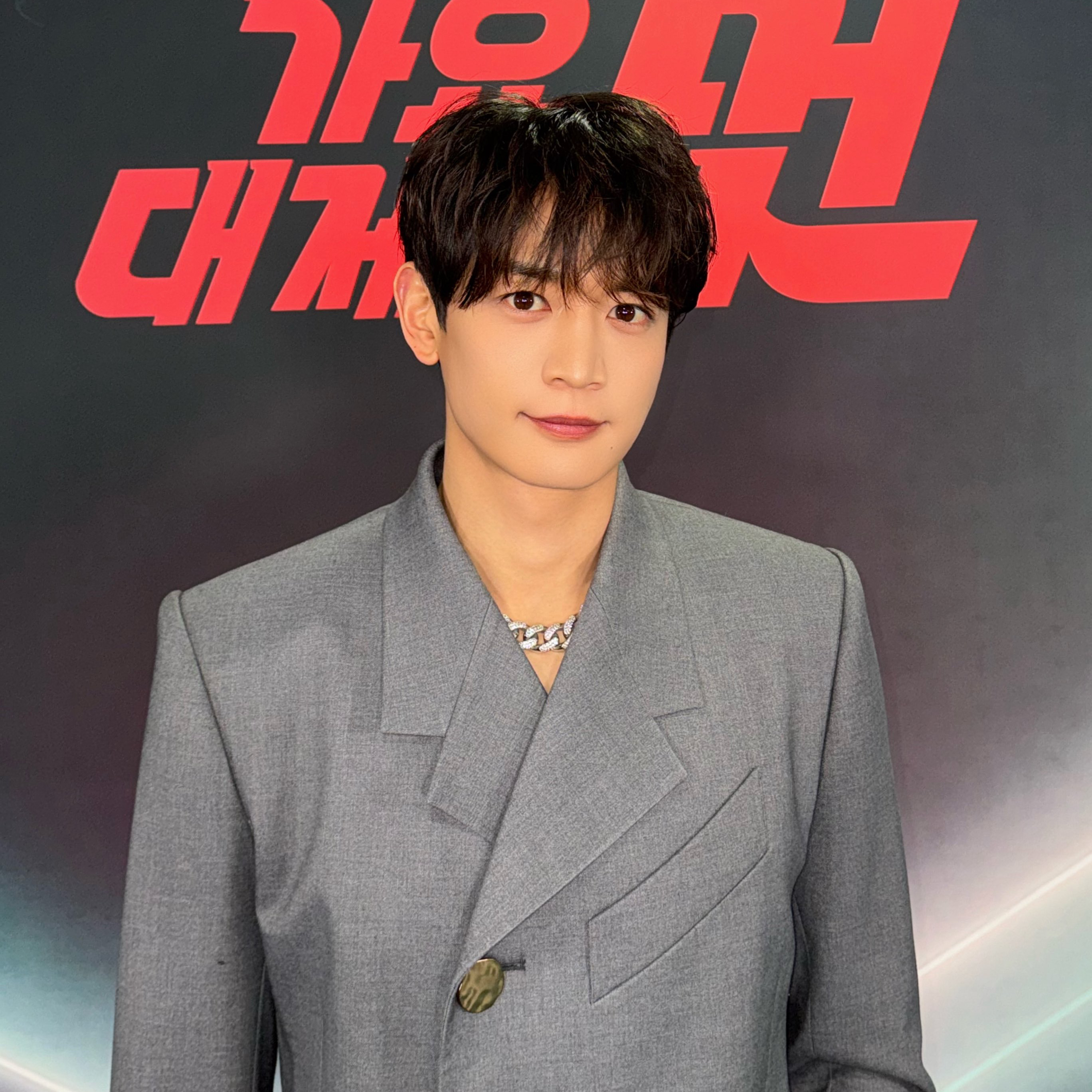 Behind-the-scenes cut of Choi Minho