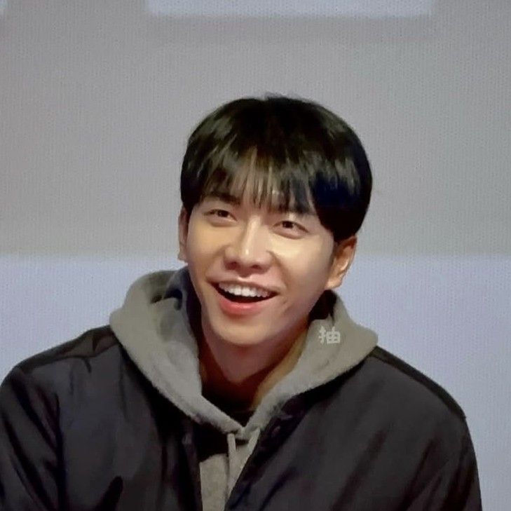 Foto kegiatan terbaru dari Lee Seunggi