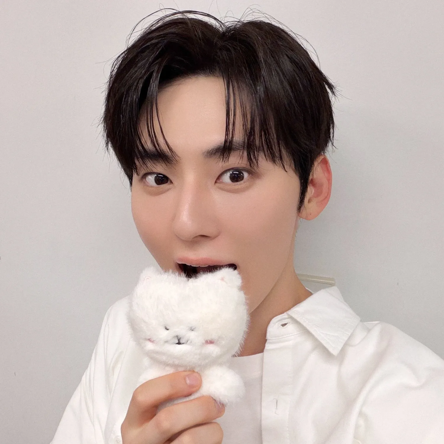 Recent activity shot of Hwang Minhyun