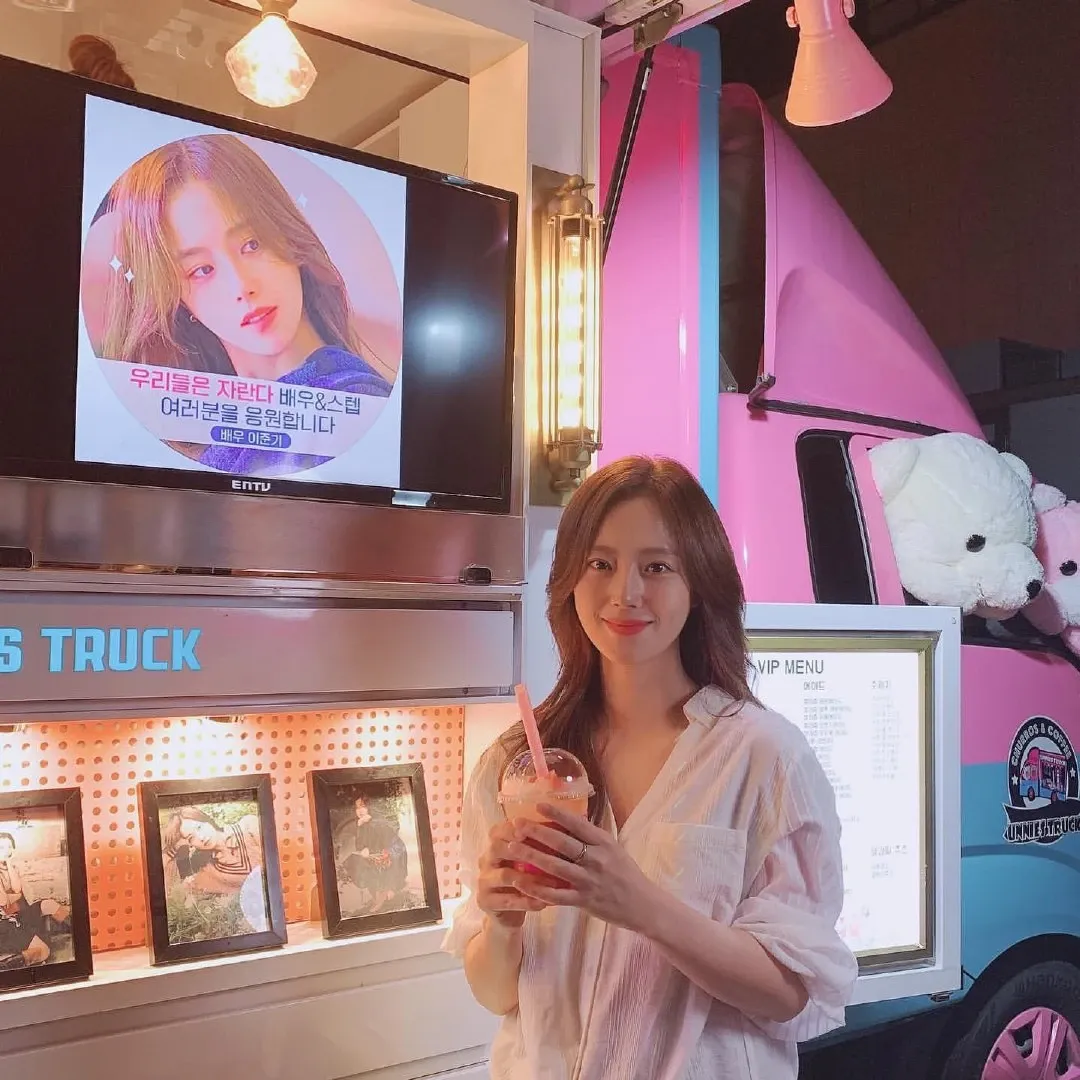 Cuplikan di balik layar dari Moon Chaewon