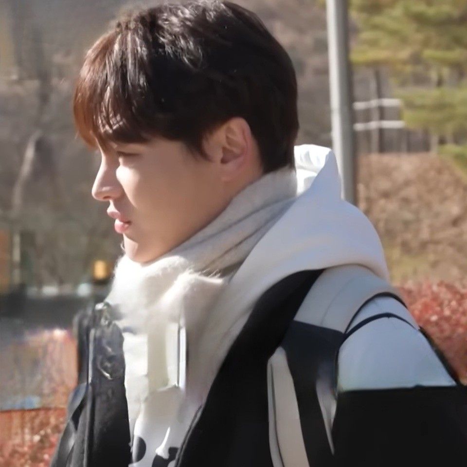 A moment captured by a fan of Park Seojin