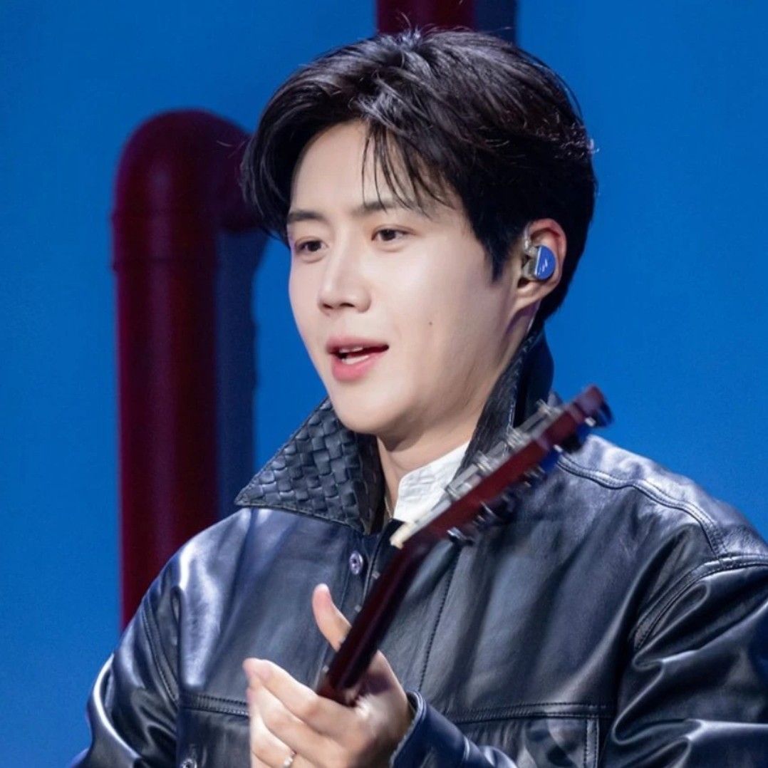 Behind-the-scenes cut of Kim Seonho