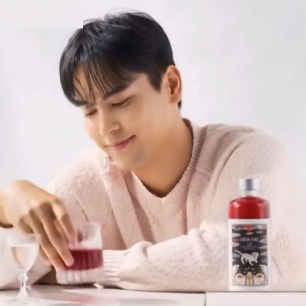 チャン・ミンホの最近の活動ショット