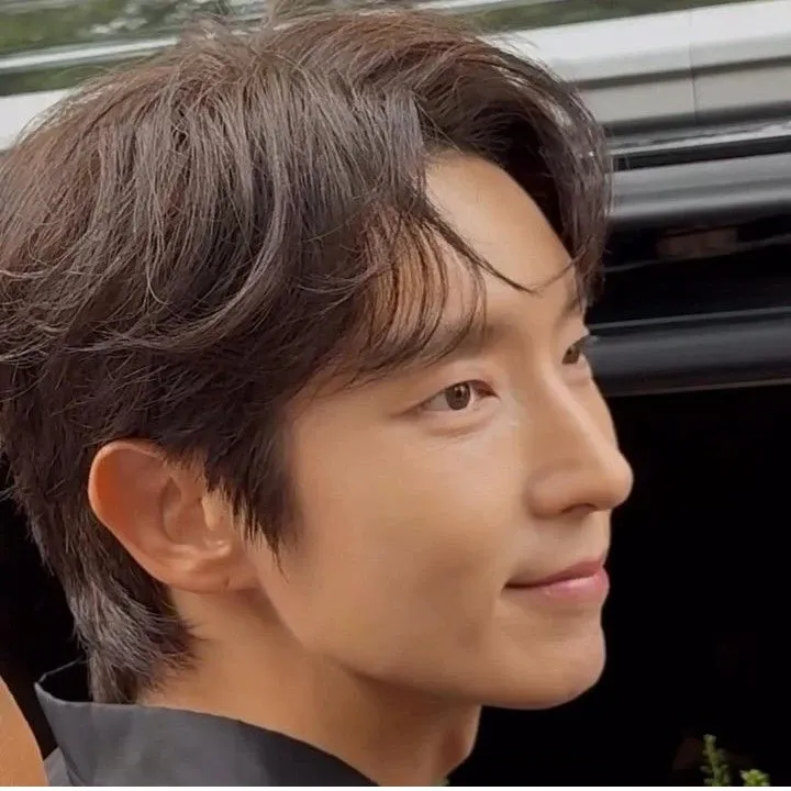 Behind-the-scenes cut of Lee Joongi