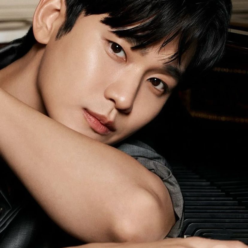 Recent activity shot of Kim Soohyun