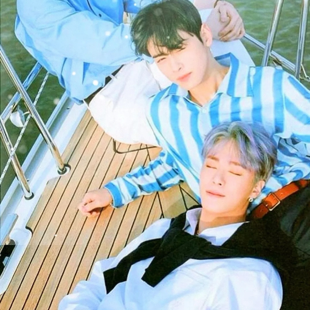 Recent activity shot of Cha Eunwoo
