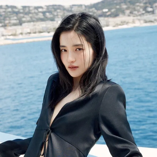 Behind-the-scenes cut of Kim Taeri