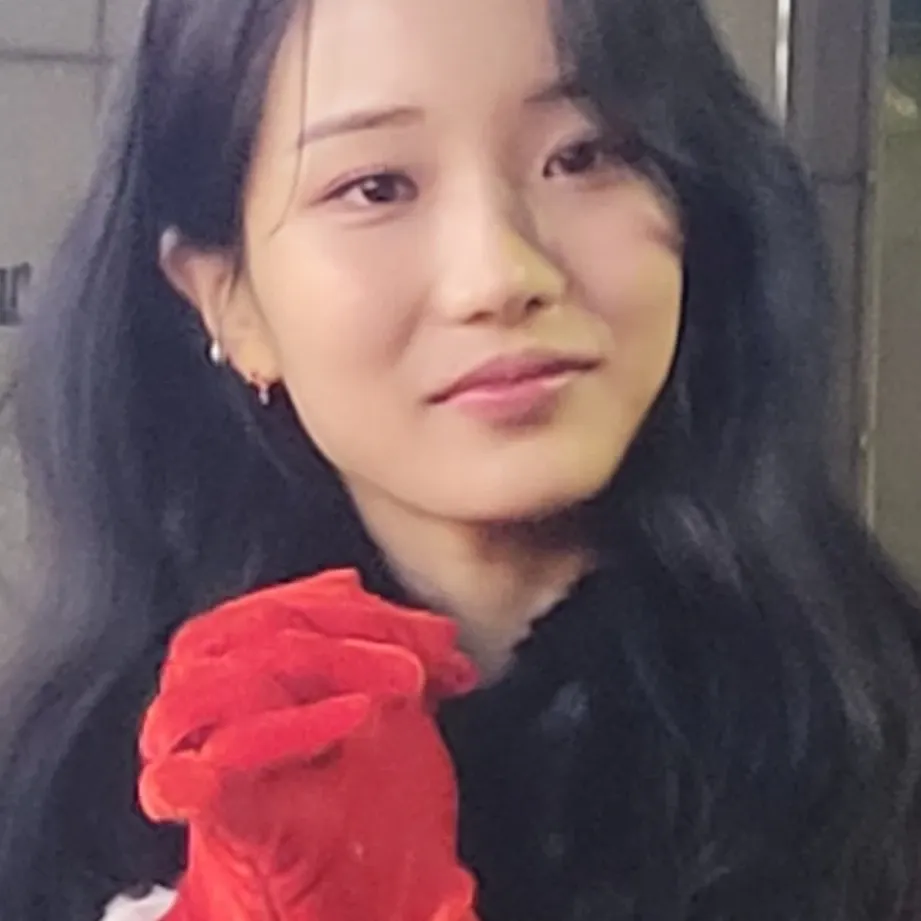 Recent activity shot of Kim Soyeon (2004)