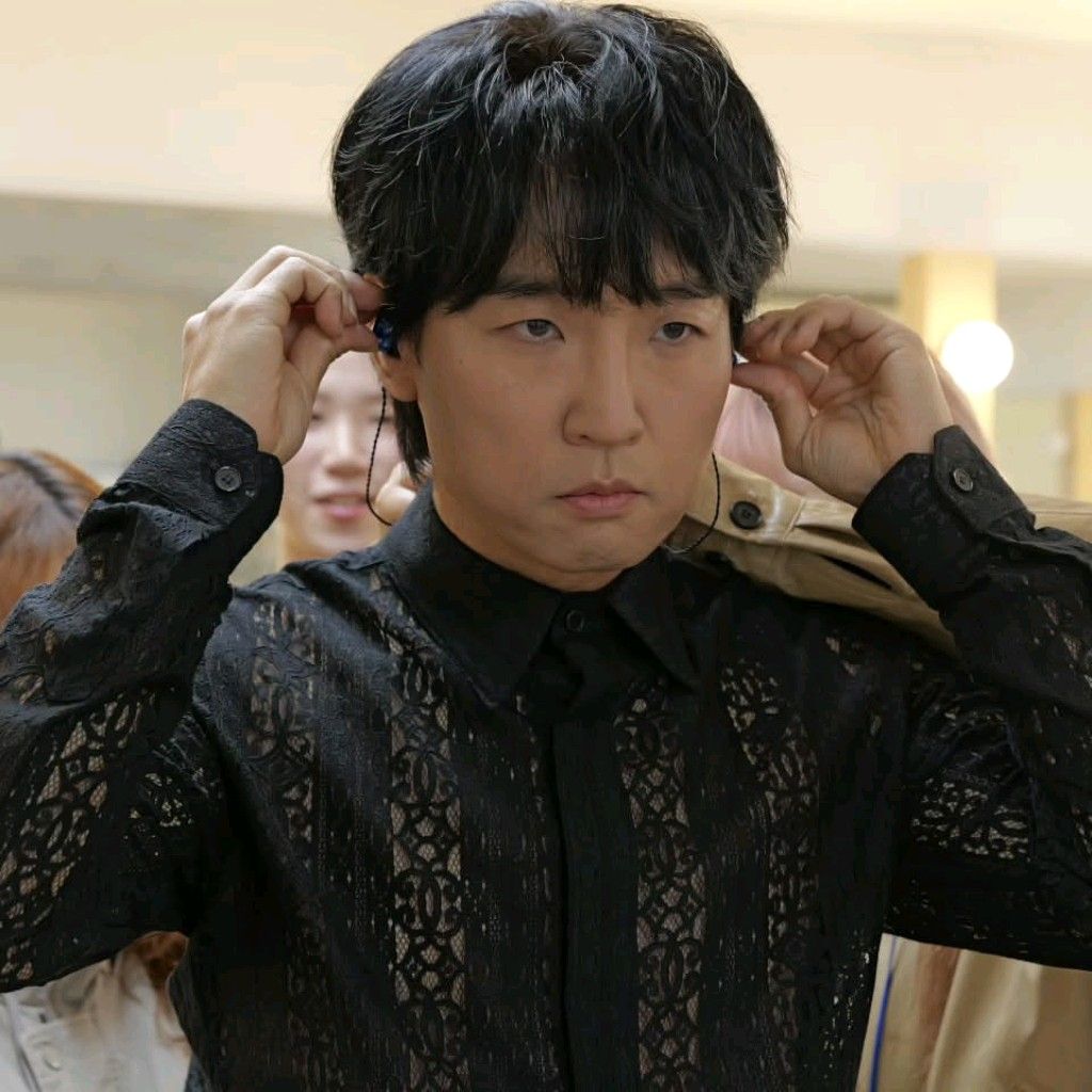 Behind-the-scenes cut of Bak Changgeun