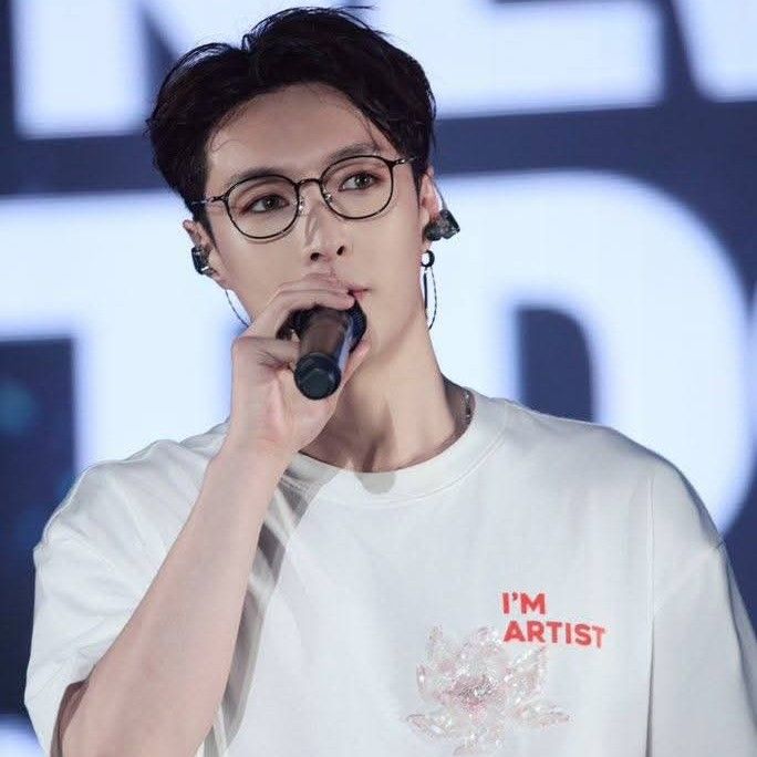 A moment captured by a fan of Baekhyun