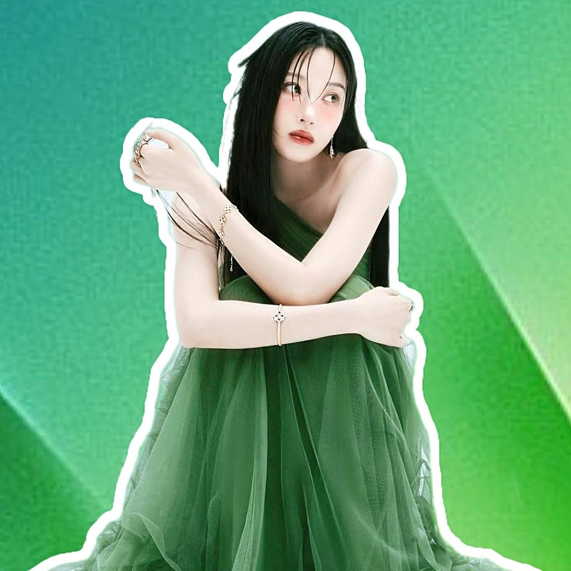 Behind-the-scenes cut of Mun Kayoung