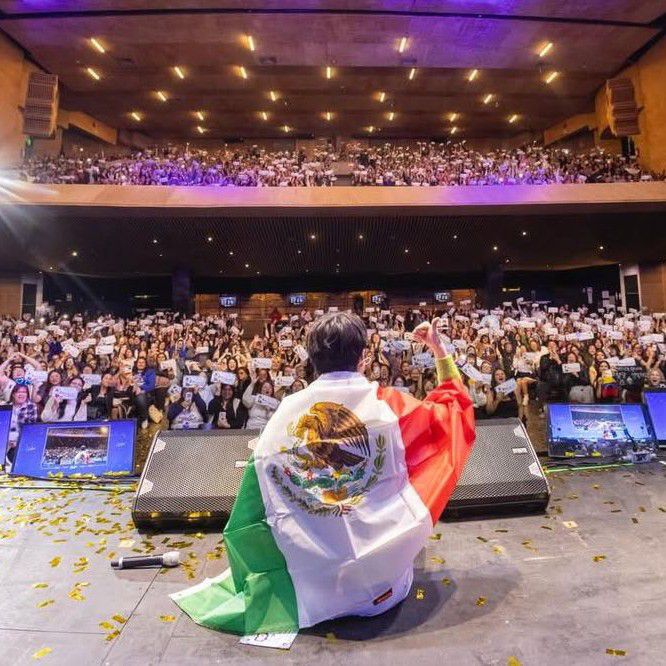 A moment captured by a fan of Kang Taeoh