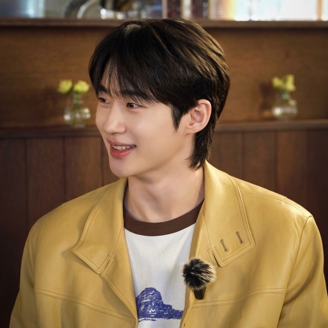 边佑锡的近期活动照