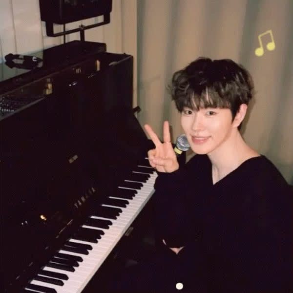 투표로 선정된 이병찬의 인기 프로필 이미지