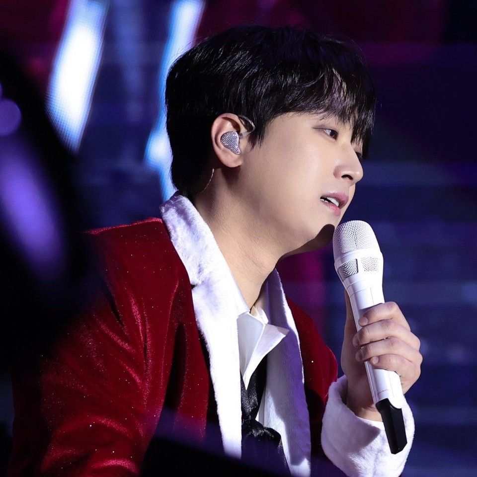 A moment captured by a fan of Lee Chanwon